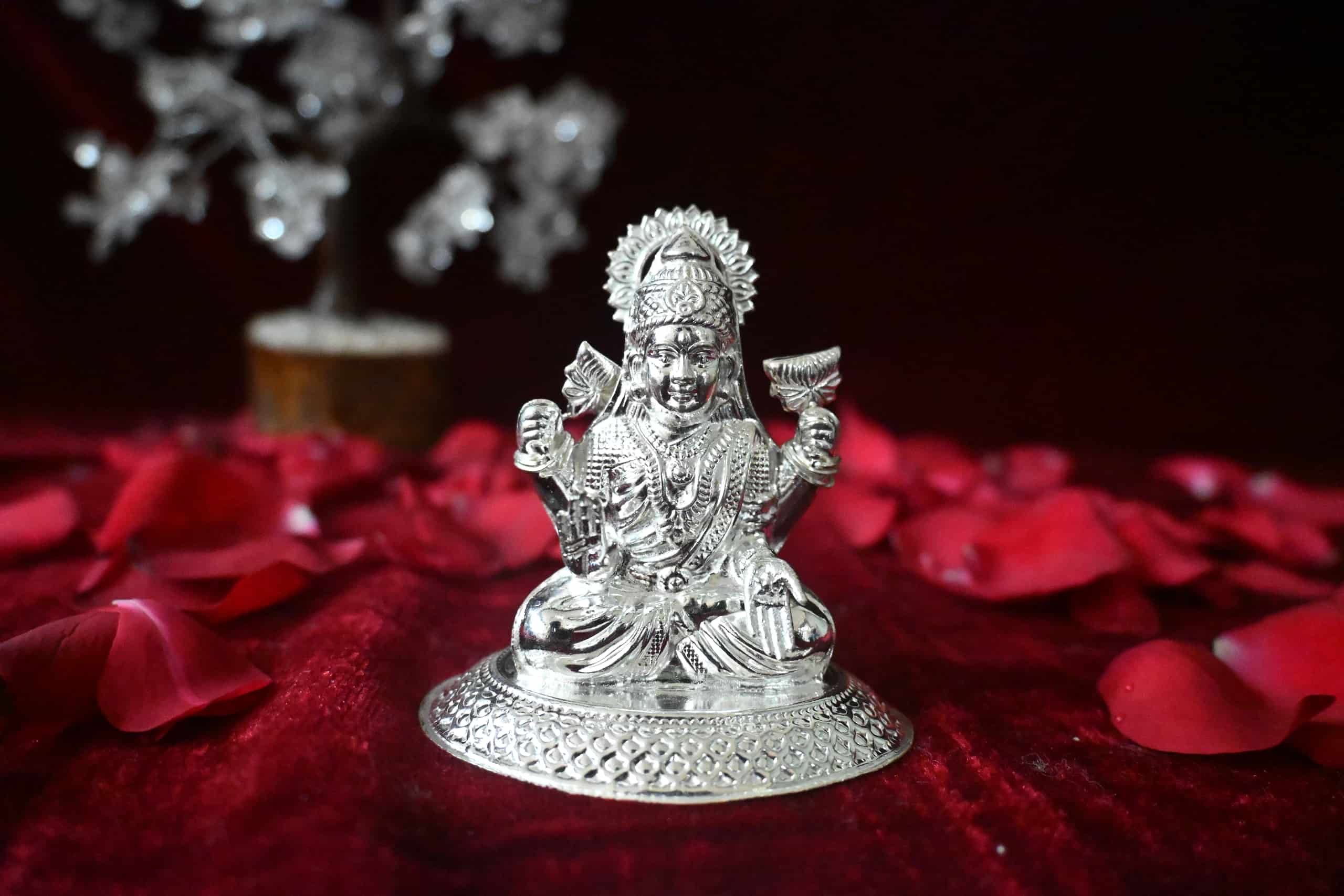 Siddhi Laxmi Pokal Murti