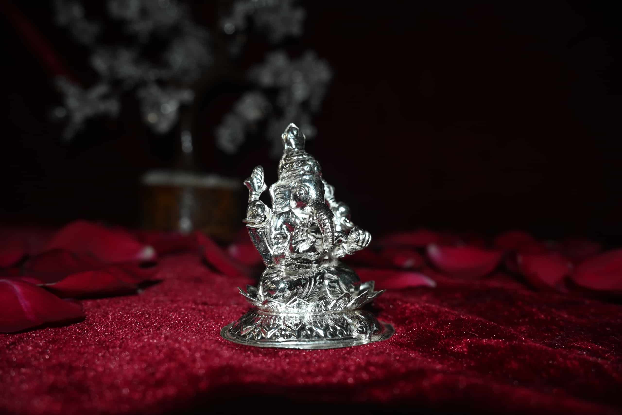 Kamal Asan Ganapati Silver Murti